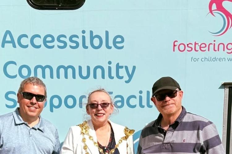 Lulu and the mayor of Folkestone