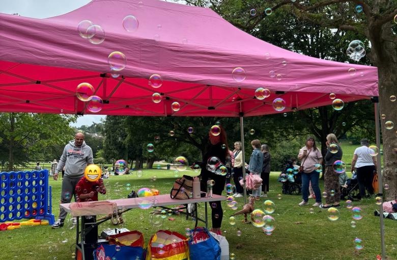 Springtime picnic at Kearsney Abbey